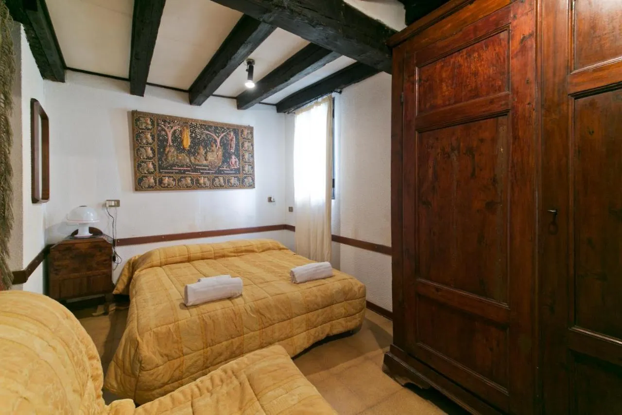 Ground Floor Santa Margherita Apt Ac Wi-Fi contacts